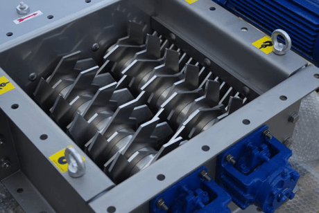 固體物料的破塊解聚設(shè)備是打碎機(jī)還是破塊器？