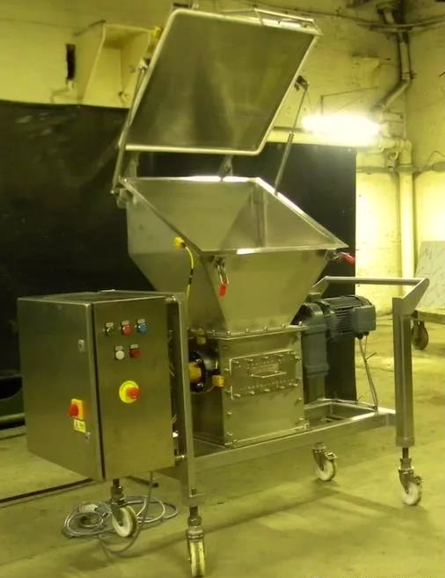 移動投料工作站、移動破碎機、移動振動篩的實